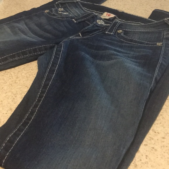 Too small - Picture 3 of 3